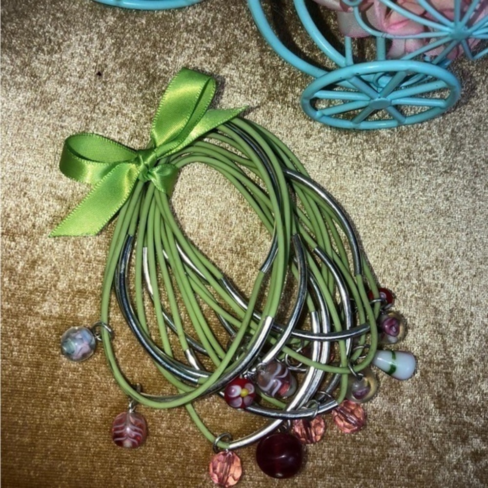 Green Stack String Bracelet with Flower beads Charms‎